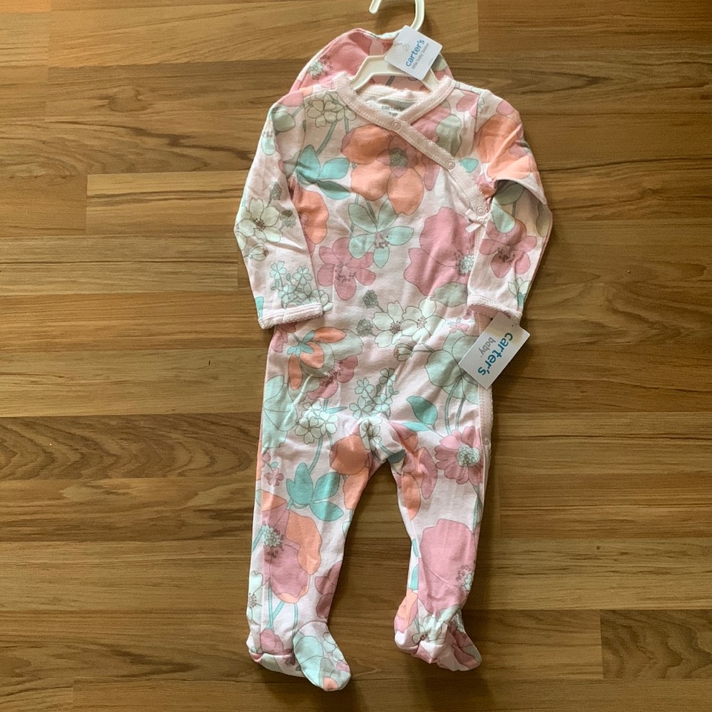 Carters button up onesie. Size 9M.